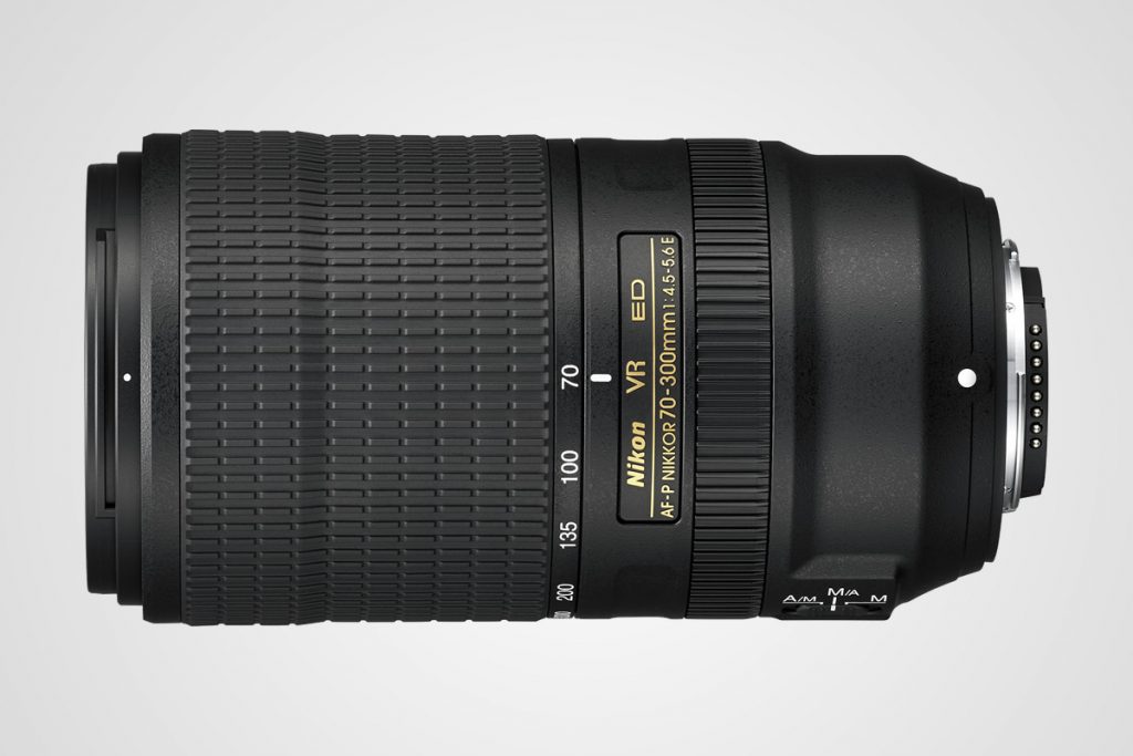 objektiv Nikon 70-300 mm / F22.cz